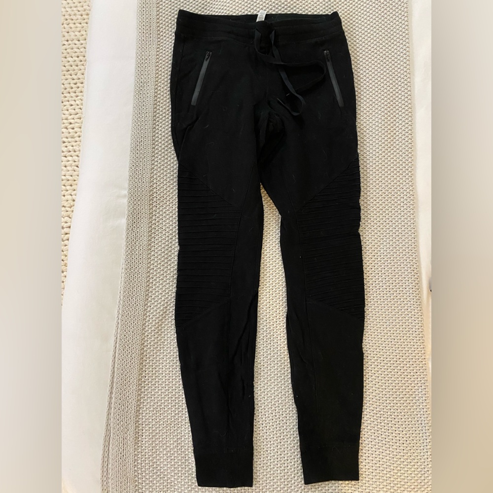 Alo yoga moto joggers